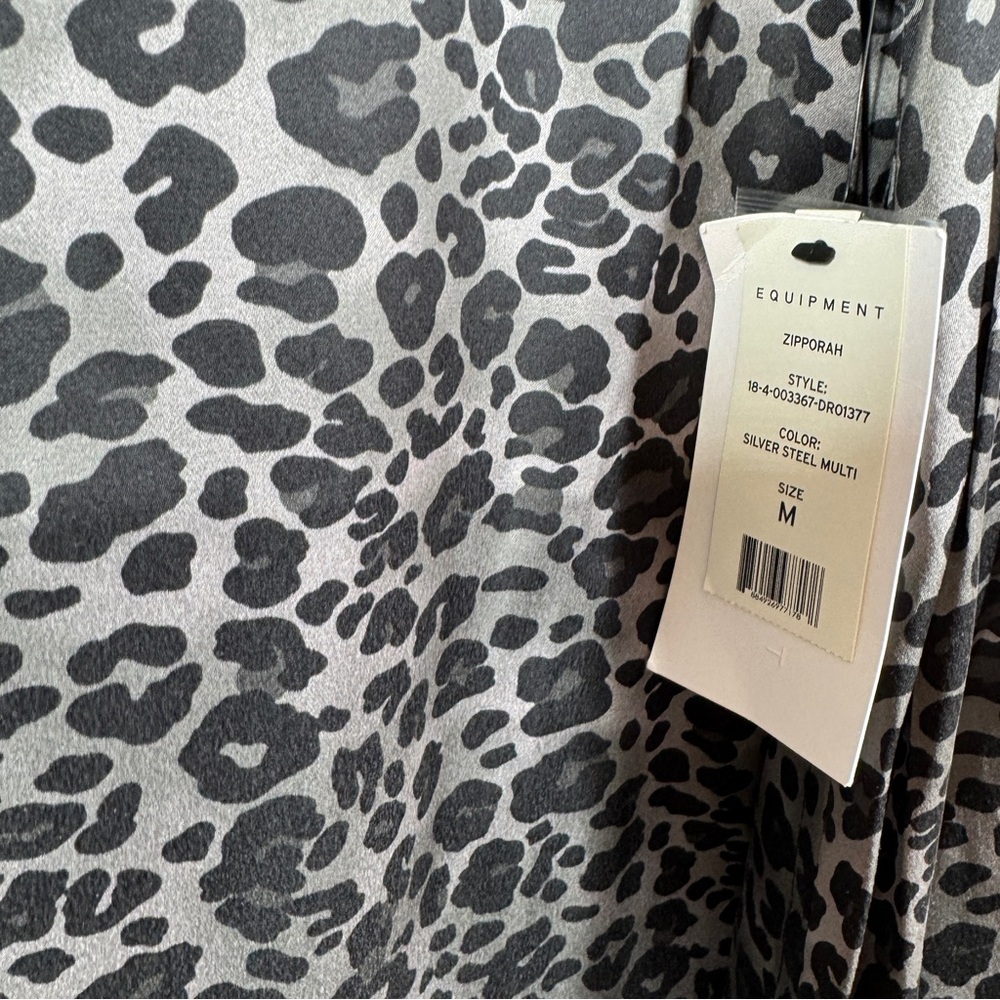 Equipment Leopard Print Silk Dress Gray Black Size M V Neck Luxe Casual Chic - Picture 8 of 11